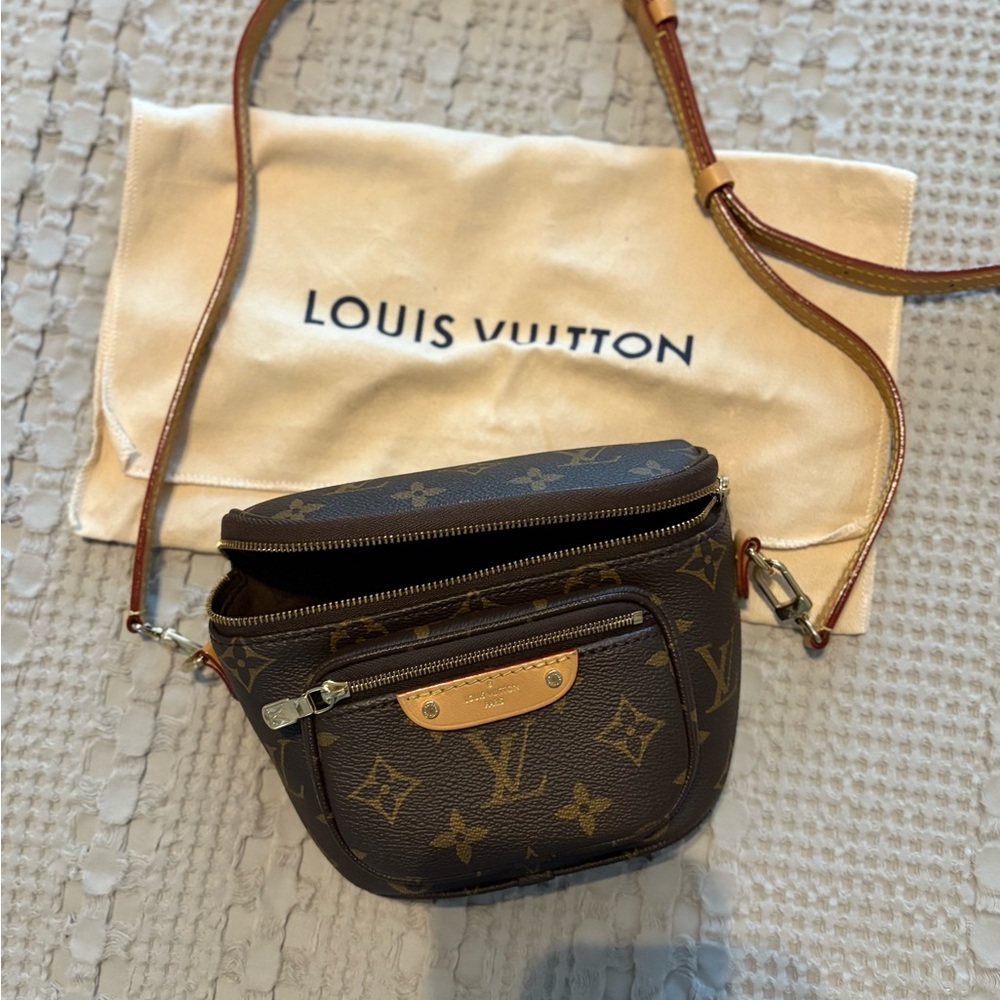 ***SOLD****Louis Vuitton mini bum / crossbody Bag